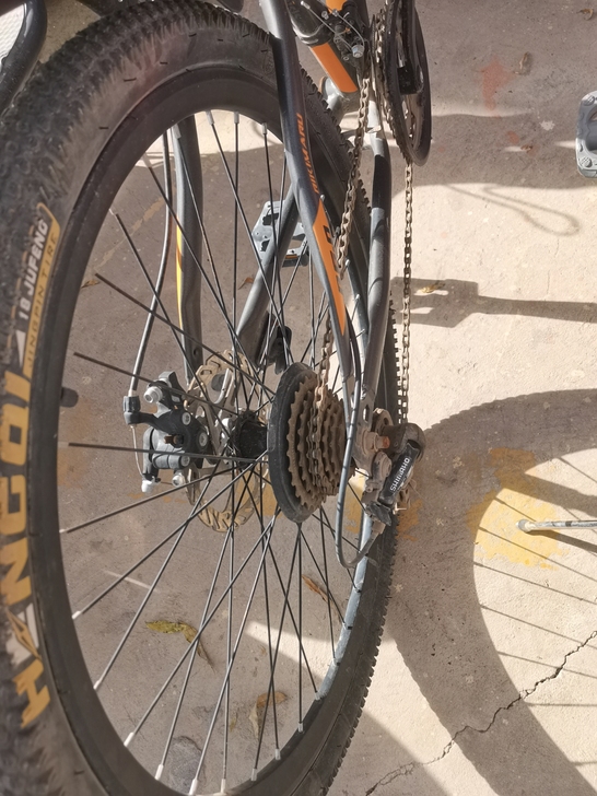 自行车，变速，减震，。上学时骑了1年，一直...