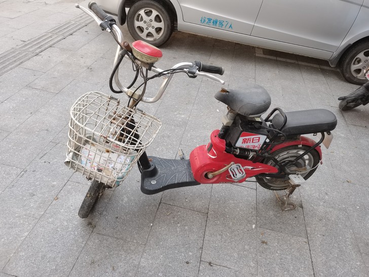 新日48V电动车，550.00，现场安装新...