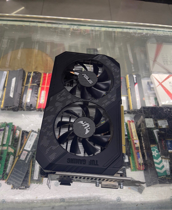 华硕1650S 显卡保证质量极好!顺丰包邮!