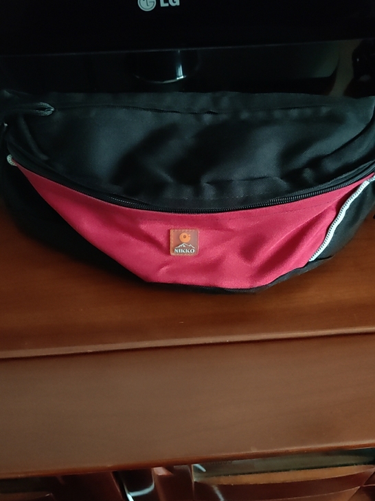 日高nikko腰包，几年前专柜买鞋送的，保...