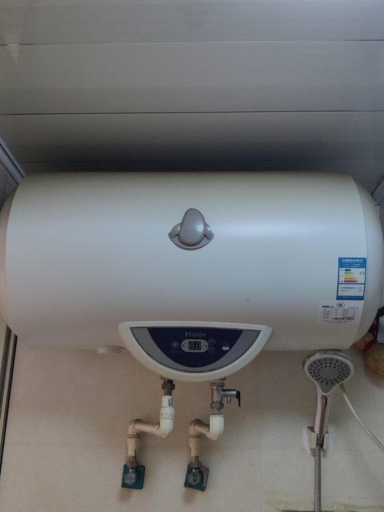 海尔热水器60L