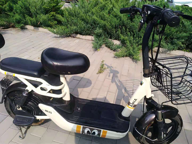 九成新爱玛电动车