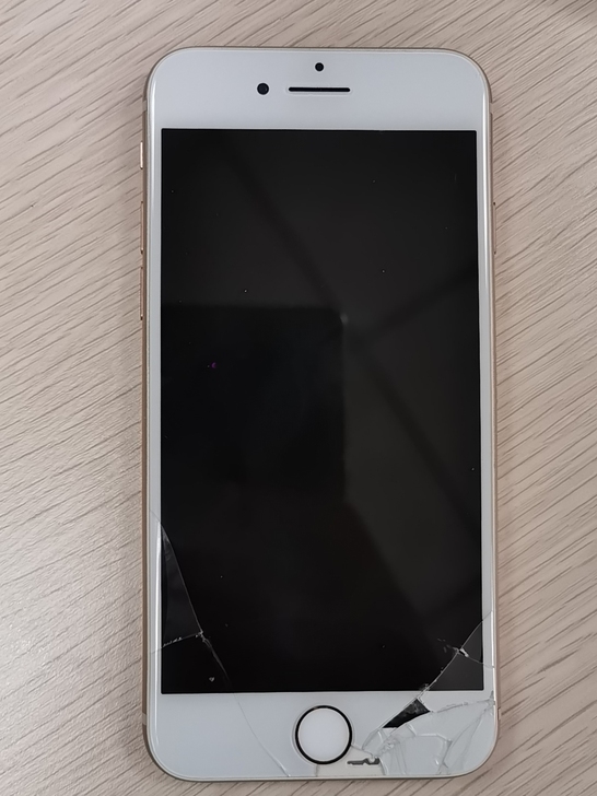 Iphone8国行 64g  自己摔了已换...