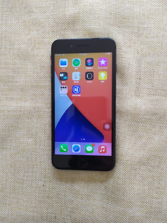苹果8plus，内存64G