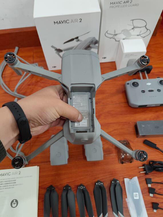 大疆dji mavic air2航拍无人机...
