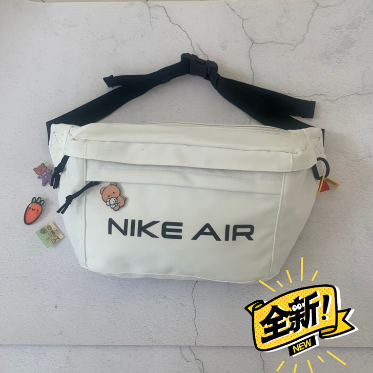 耐克NIKE运动腰包男女胸包学生单肩王一博...