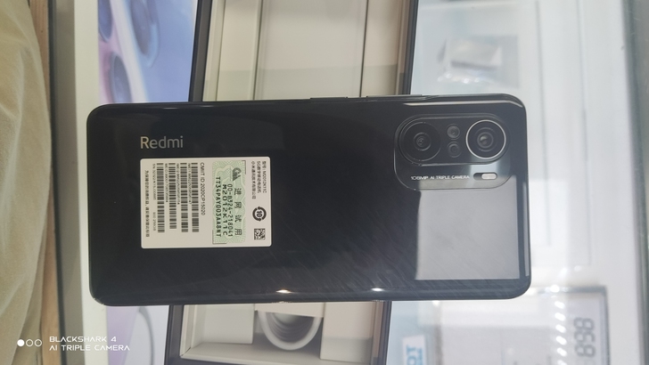仅仅是激活，没装卡用过，充电两次
