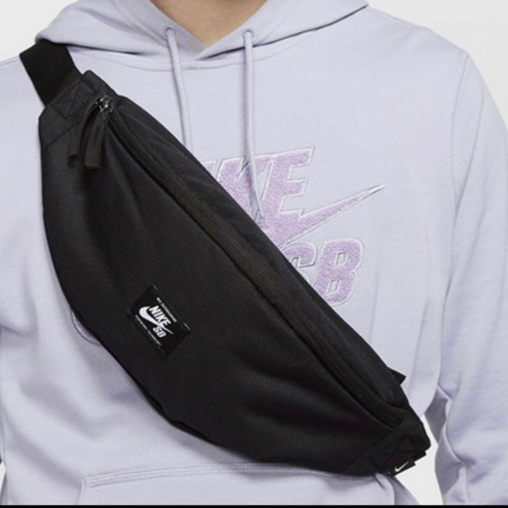 nike耐克运动胸包 得物购买 保证正品 ...