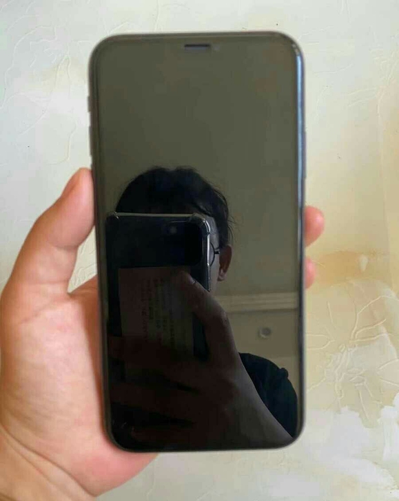 女生自用苹果11黑色全网通128内存双卡双...