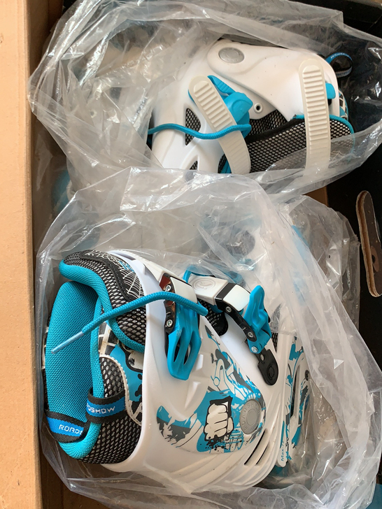 乐秀轮滑鞋,大学参加轮滑社买的,原价450...