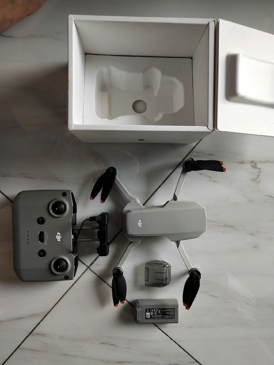 大疆御mini2代飞机，单电标配，今年3月...