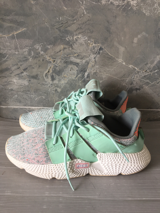 二手正品阿迪透气轻便休闲运动鞋42码 A：...