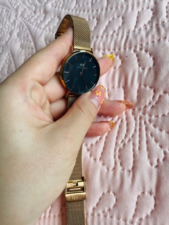 DW手表 几乎全新 买来就戴了几次 买了新...