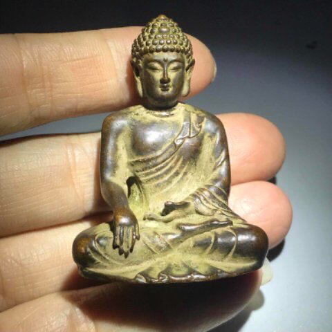（急售，赔钱出）乡下收来的老物件纯铜释迦牟...