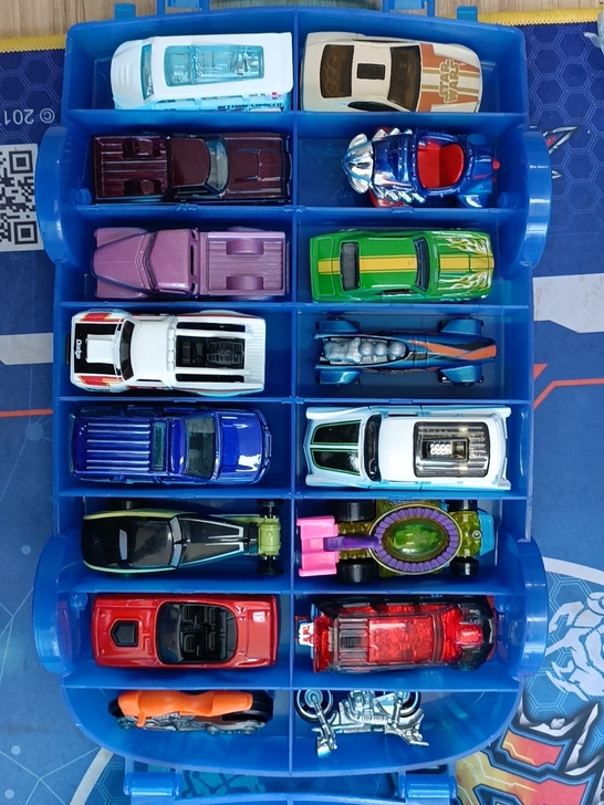 美泰风火轮收珍藏系列，16辆送风火轮收纳盒...