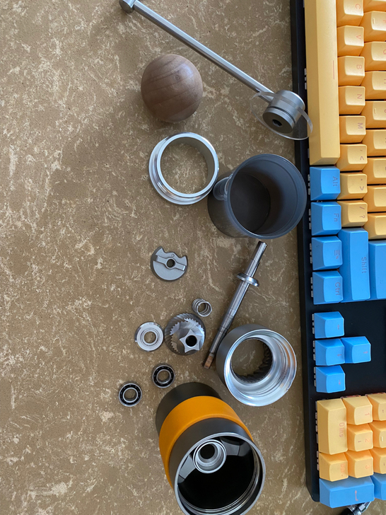 1z presso 咖啡手磨，500买的。...