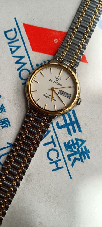 老式上弦上海机械表，钻石手表，老表店库存表...