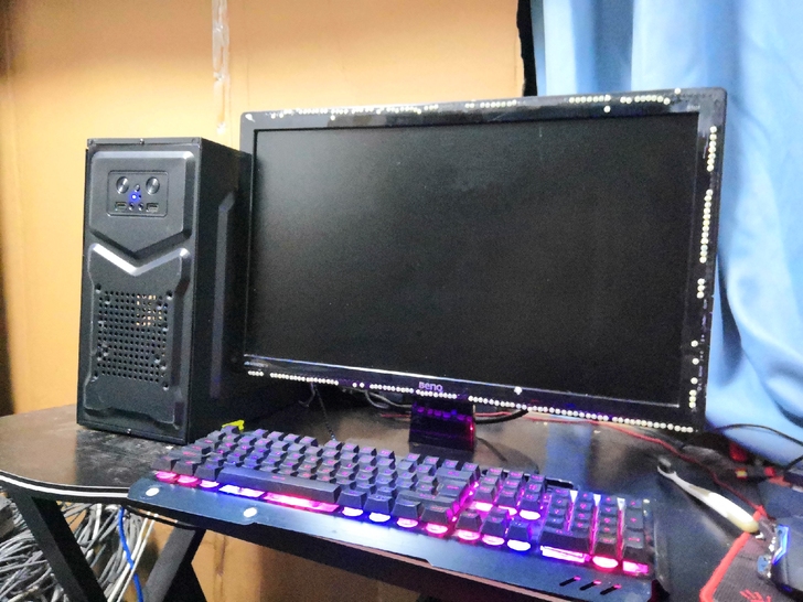 家用台式机一套可以梦幻4开，600块不含运费