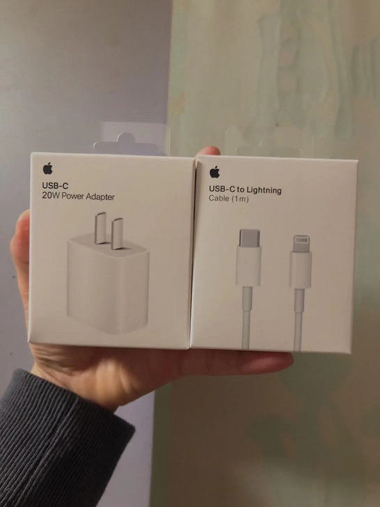 闲置转让  全新苹果20Wpd快充头pd数...