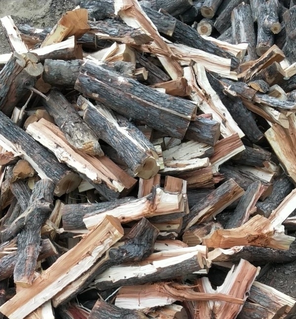 干柴火干硬木，家里有好几百斤，买多可议价