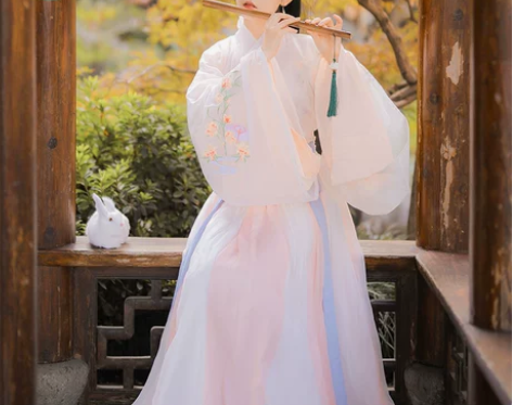 搭夫人汉服 粉色，穿一洗一，s码，4.5米...