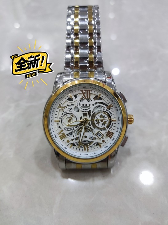 叔叔送的机械手表家里还有好几个,闲置转让一...