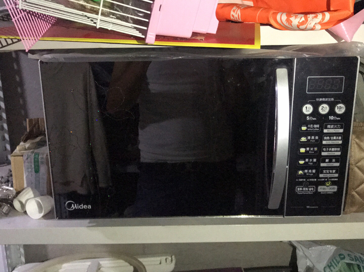 美的微波炉买的时候1千多，现在便宜转让，没...