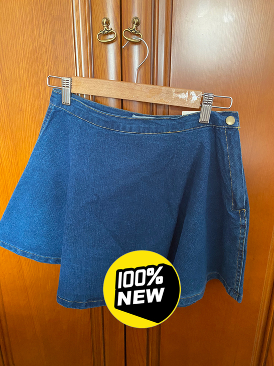 清衣橱,牛仔短裙,蓝色,没穿过。腰围平铺3...