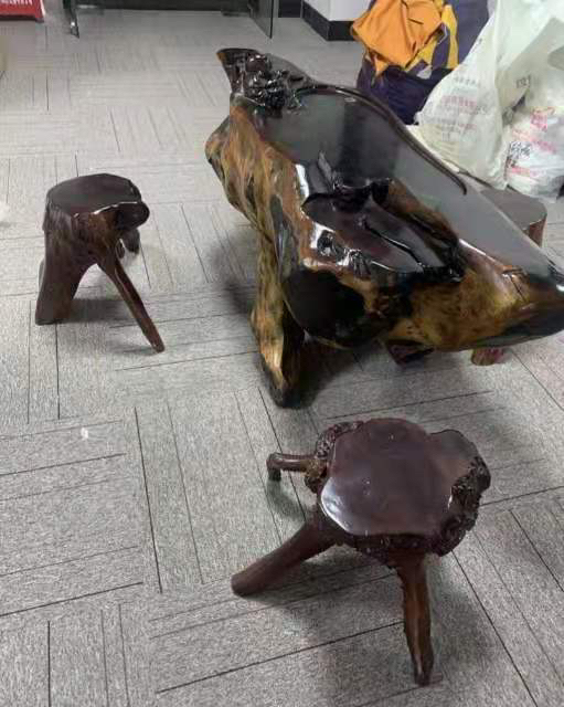 本人现有一闲置实木茶桌待出售，成色如下