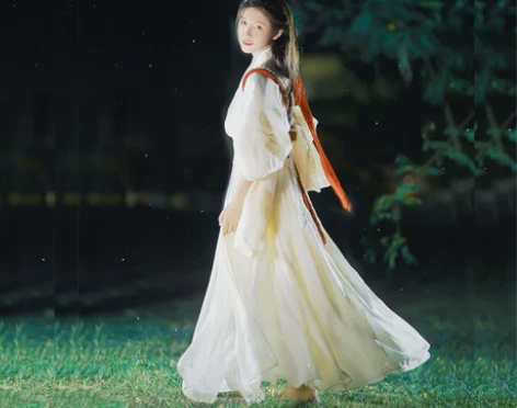 「出租」 神明少女玉龙赋汉服 除了衣服，还...