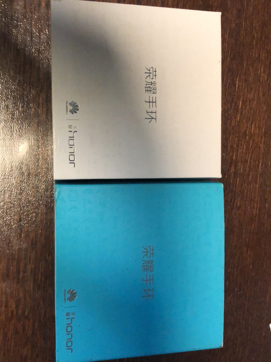 全新荣耀b1活力蓝手环，全新未使用，充电器...