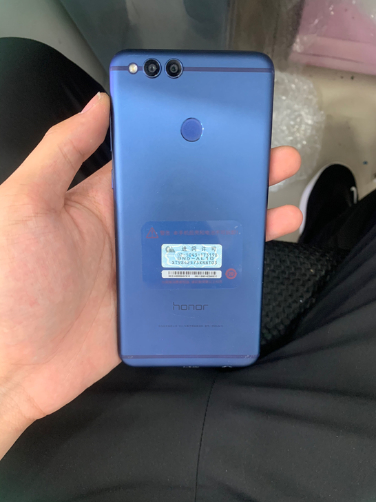 华为畅玩7x手机，主板功能正常，屏幕顶碎了...