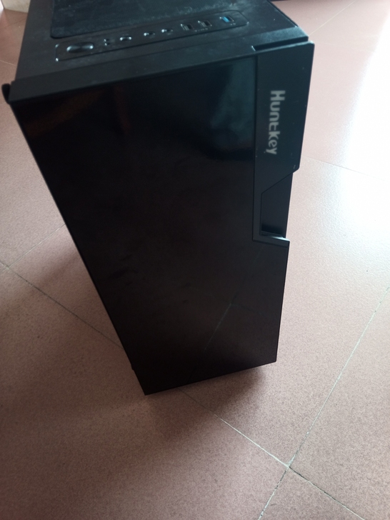 航嘉gx500t机箱，钢化玻璃碎了，