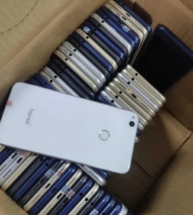二手手机荣耀8青春版 二手手机华为荣耀8青...