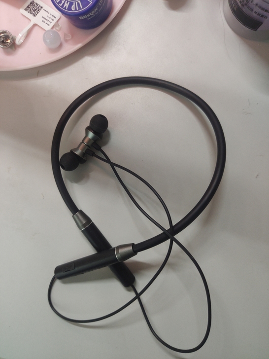 联想蓝牙耳机，用了2次左右吧，喜新厌旧，不...