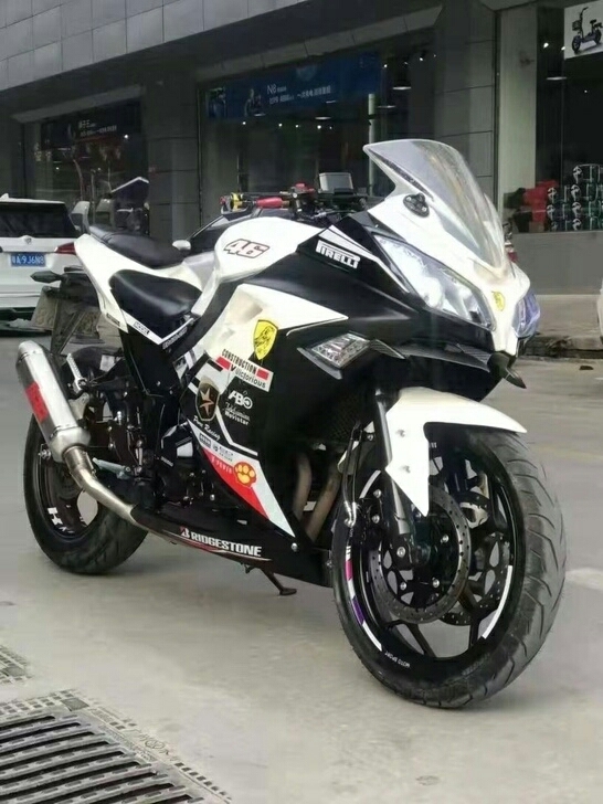 低价出售一台摩托车跑车，白色法拉利版小忍者...