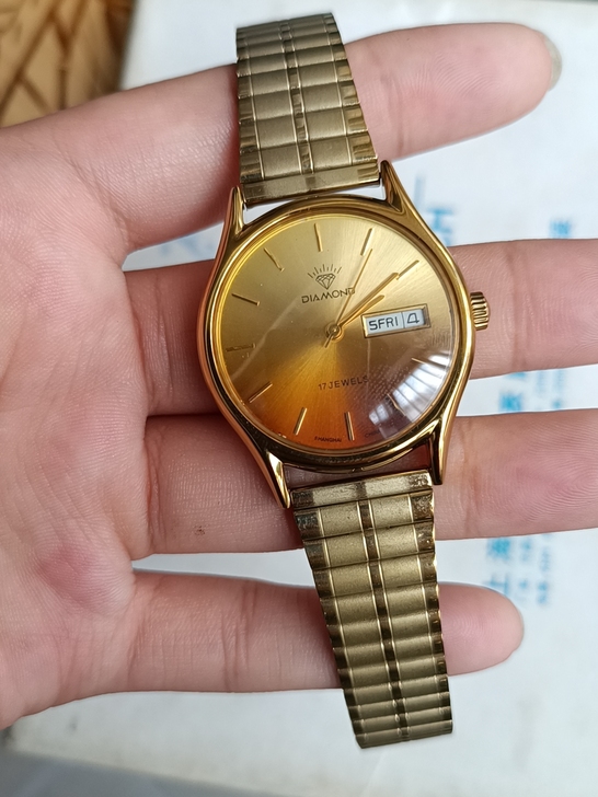 老式上弦上海机械表,钻石手表,老表店库存表...