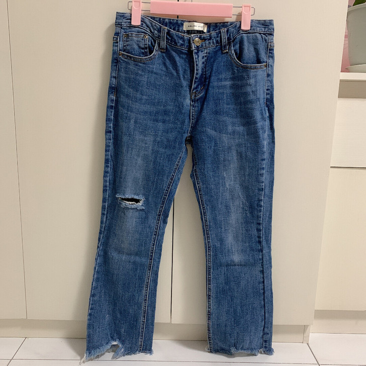 卡兰秀的牛仔裤