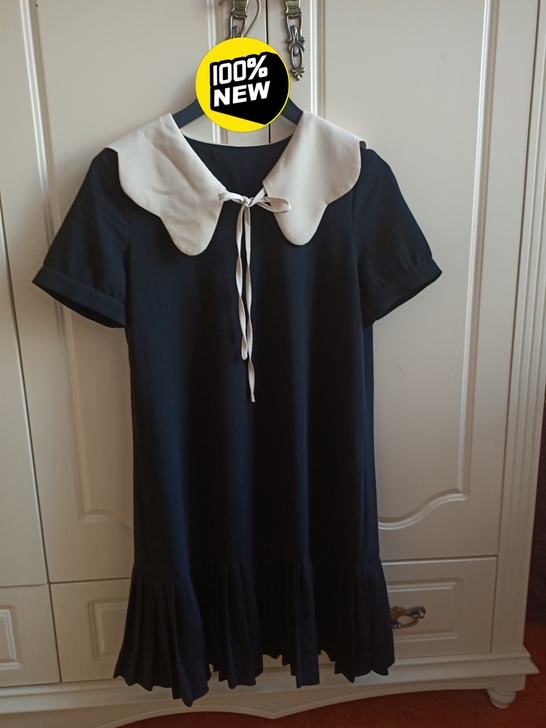 娃娃领连衣裙，全新，价格优惠！！！