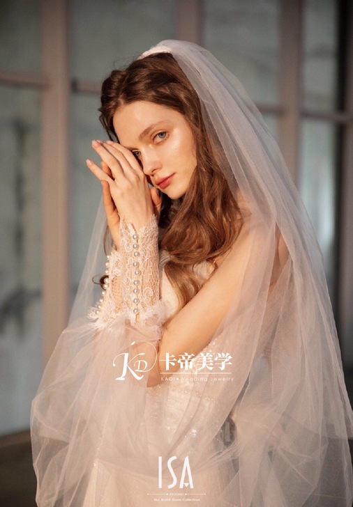 卡帝美学热卖新品新娘头纱婚纱奢华手袖一体拖...
