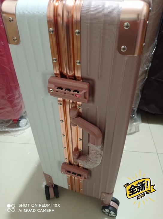 全新28寸行李箱拉杆箱密码箱旅行箱男女箱包