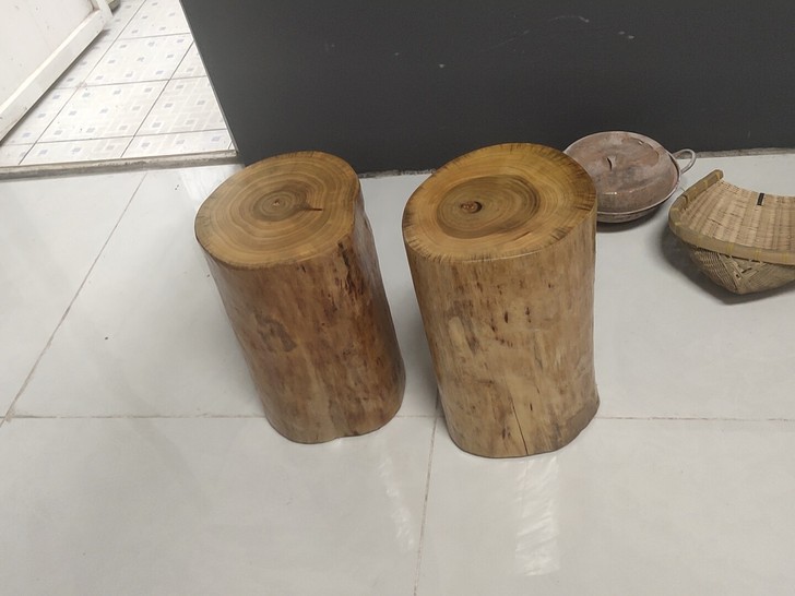 搬家闲置的 2个香樟木墩子，可以当花架，喝...