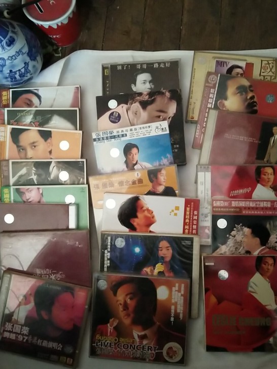 张国荣歌曲VCD20张，我就不一一拍摄了，...