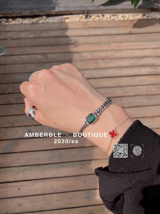 复古银色 绿宝石 手链 刚入 仅戴一次