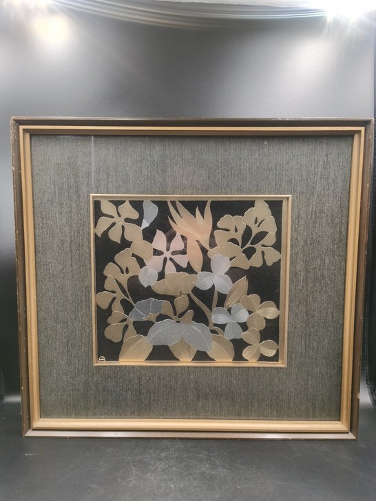 日本回流 铜版画。原木框，铜板雕刻花卉图案...