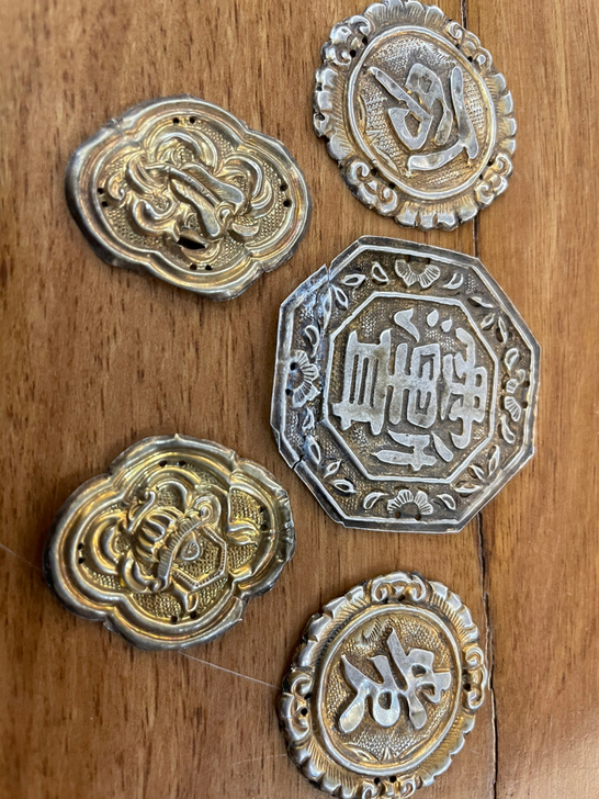 乡下一地皮收来晚清五片不完整，不配套老银鎏...
