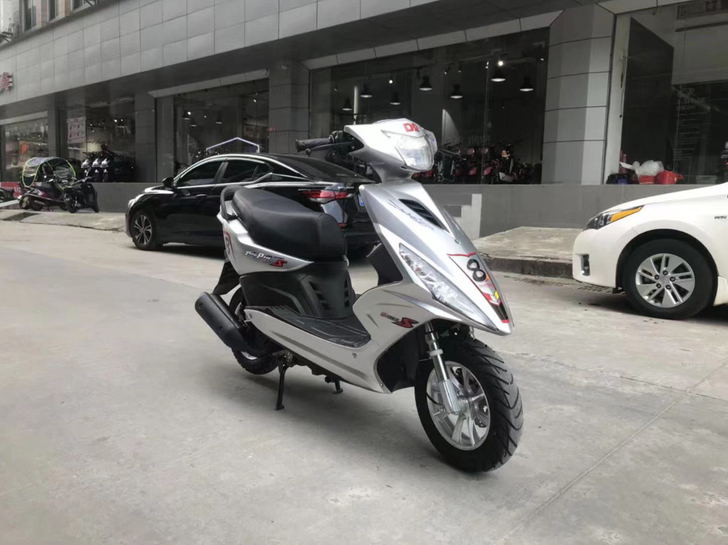 8号运动版鬼火,亲测实拍。各种排量,颜色,...