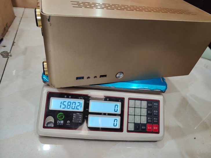 原价380，加厚全铝机箱一个，铝重3斤，新...