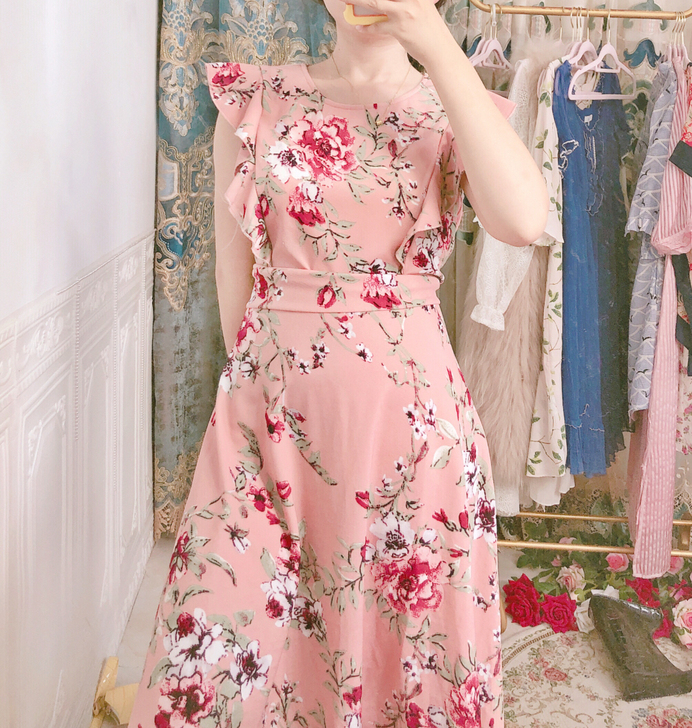 胭脂粉荷叶边连衣裙