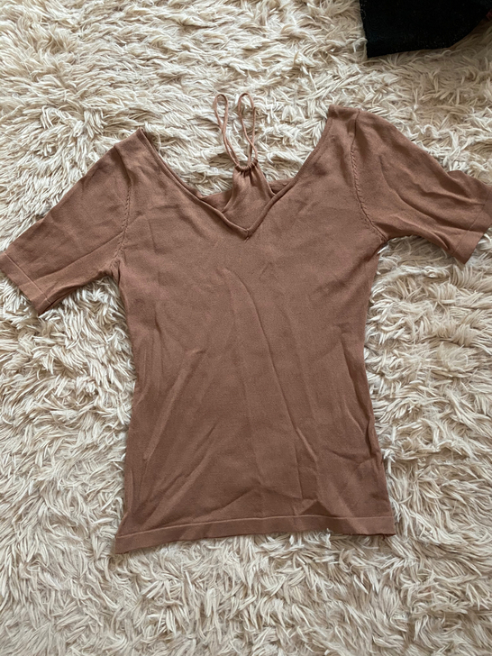 全新  专柜 修身挂脖性感薄款针织衫 面料...